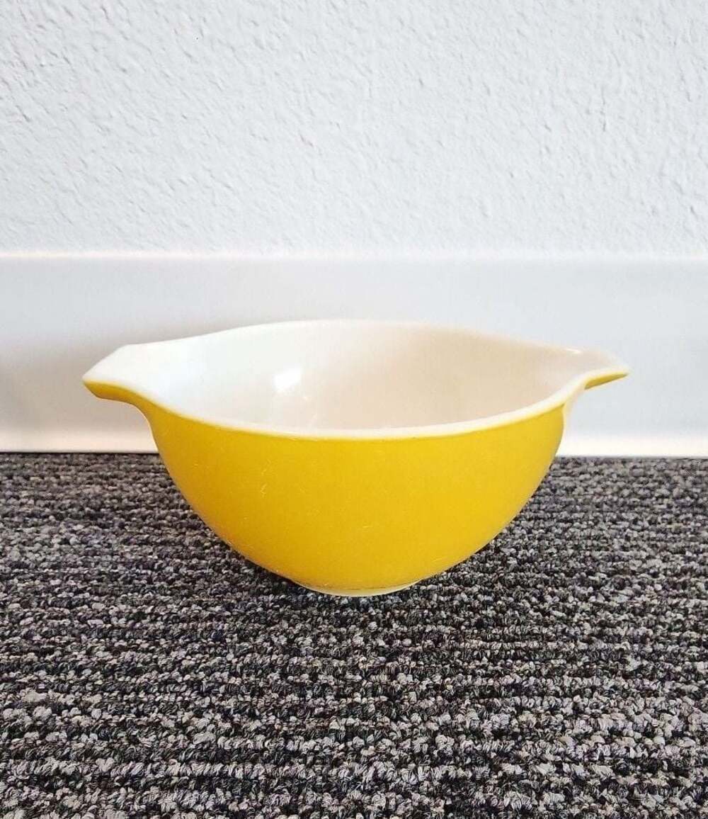Vtg Pyrex Primary Yellow Nesting Cinderella 1.5 Pint Mixing Bowl 441 Ovenware